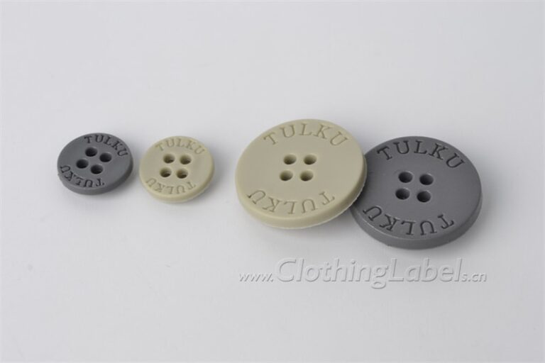 Shell buttons in the garment for sale | ClothingLabels.cn