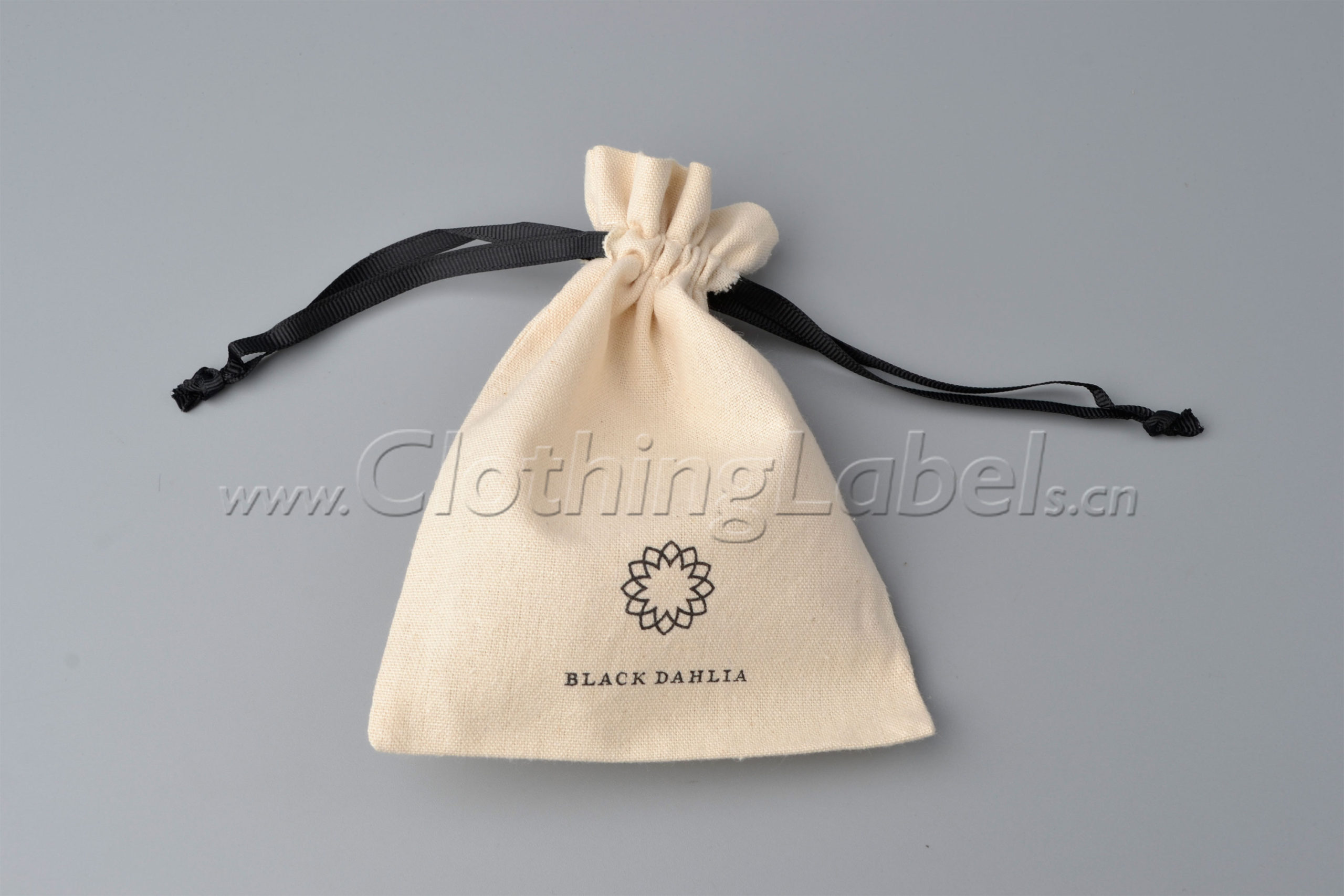 Popular drawstring pouch bags | ClothingLabels.cn